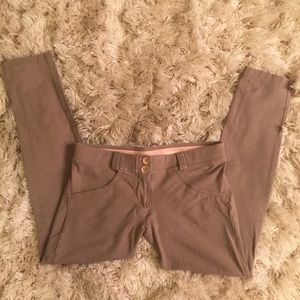 ⚡️SOLD⚡️Freddy pants size 6/Medium